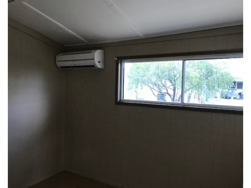 32 Meteor St, Rolleston QLD 4702