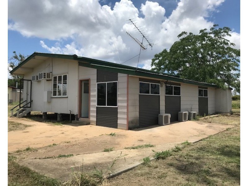 32 Meteor St, Rolleston QLD 4702