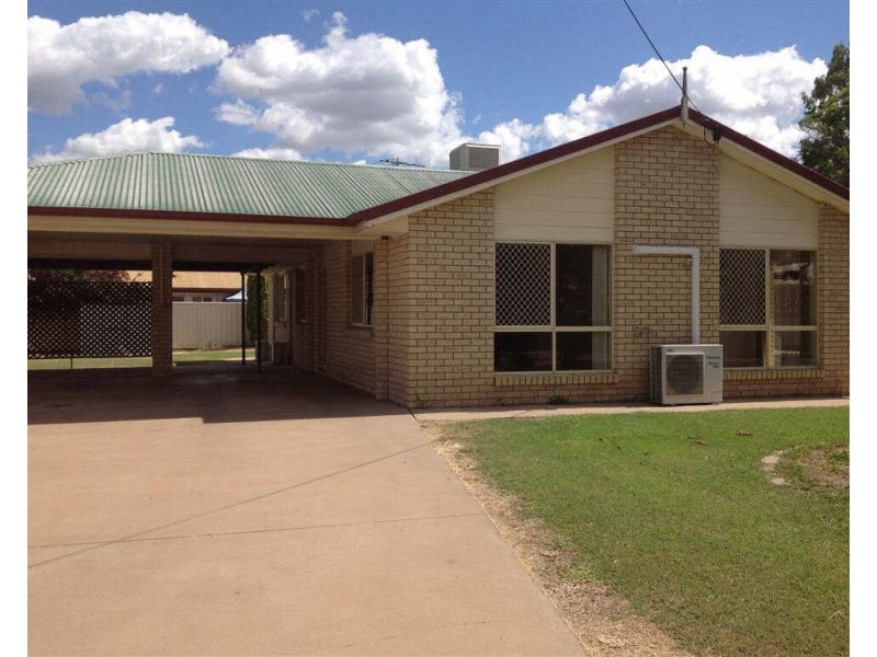 22 Eubar Pl, Emerald QLD 4720