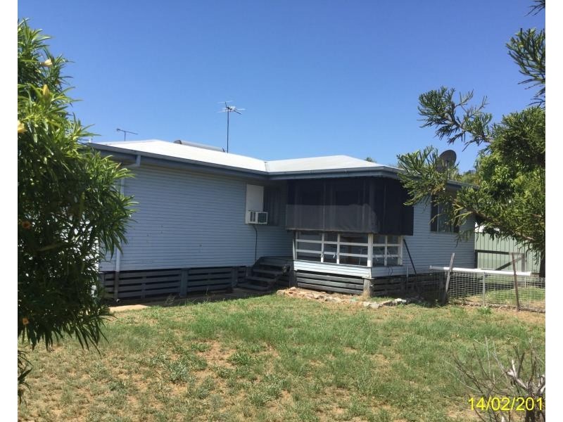19 Ironbark St, Blackwater QLD 4717