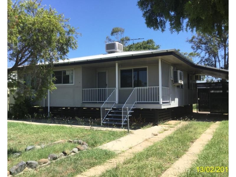 24 Bendee Cres, Blackwater QLD 4717