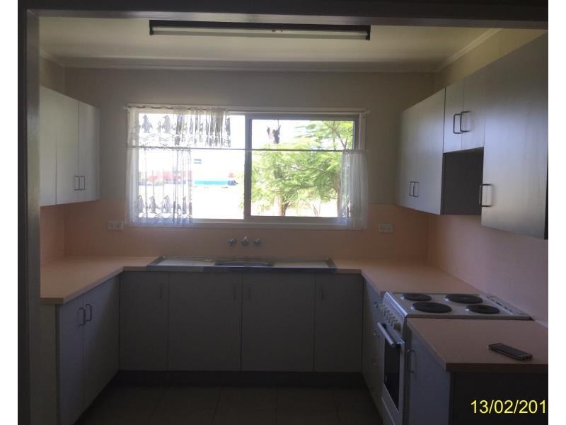 24 Bendee Cres, Blackwater QLD 4717