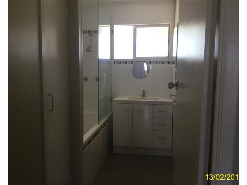 24 Bendee Cres, Blackwater QLD 4717