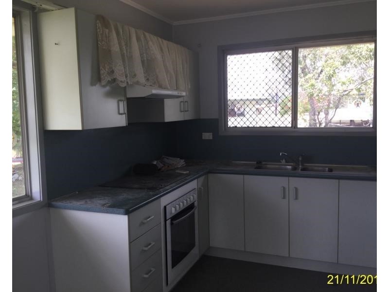 52 Myall St, Blackwater QLD 4717