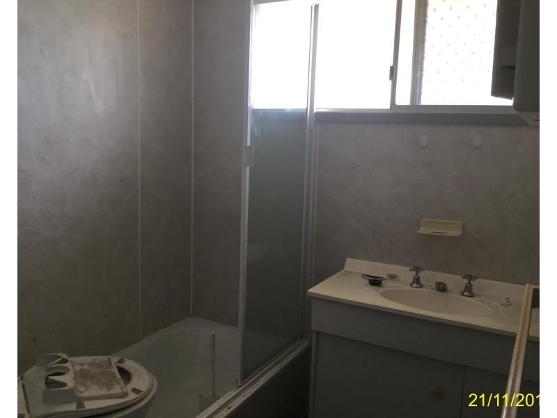 52 Myall St, Blackwater QLD 4717