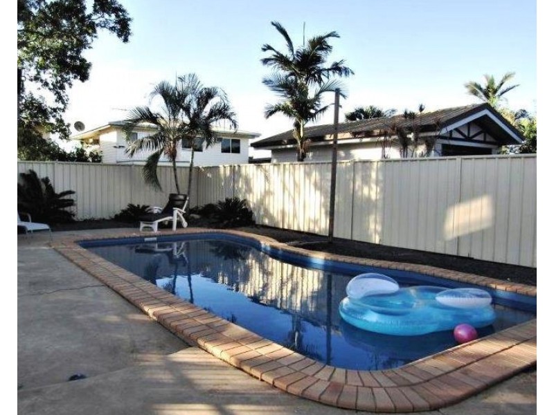 34 Lawless St, Blackwater QLD 4717
