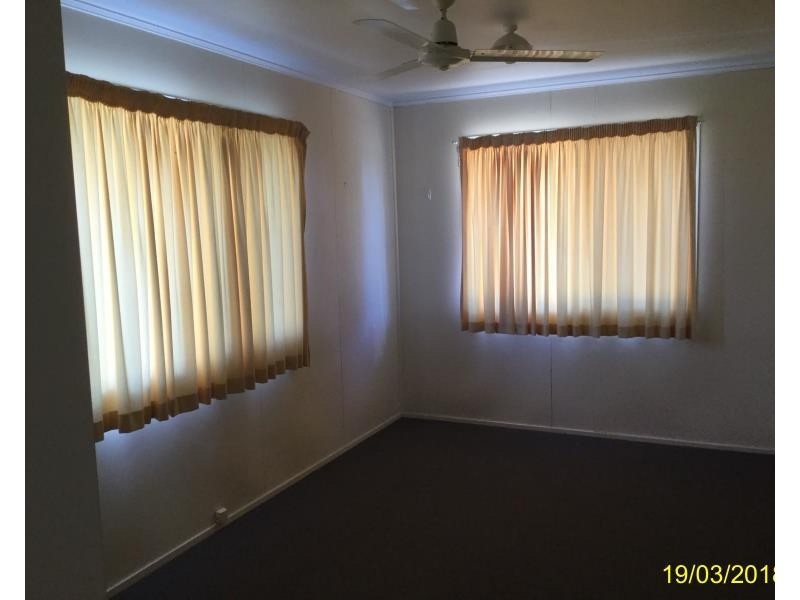 8 Mangrove St, Blackwater QLD 4717