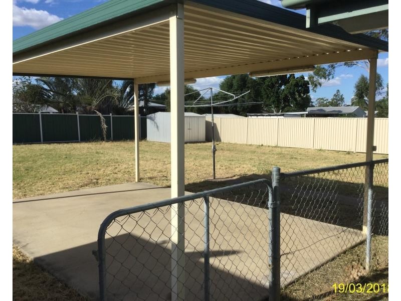 8 Mangrove St, Blackwater QLD 4717