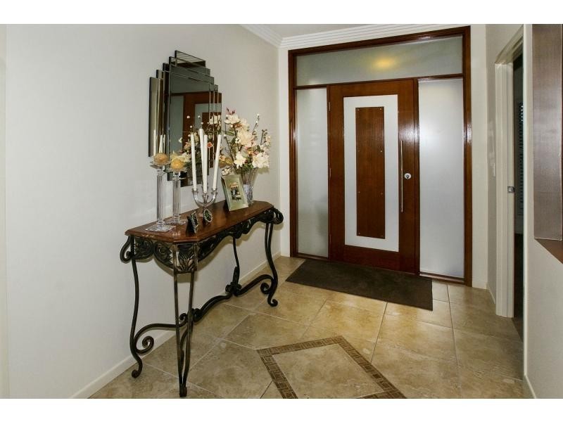 1 Skandia Court, Newport QLD 4020