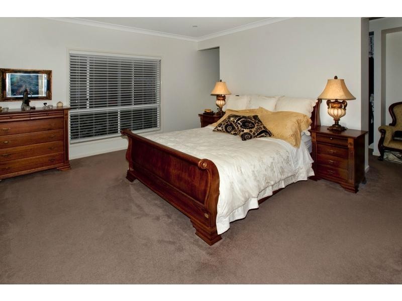 1 Skandia Court, Newport QLD 4020