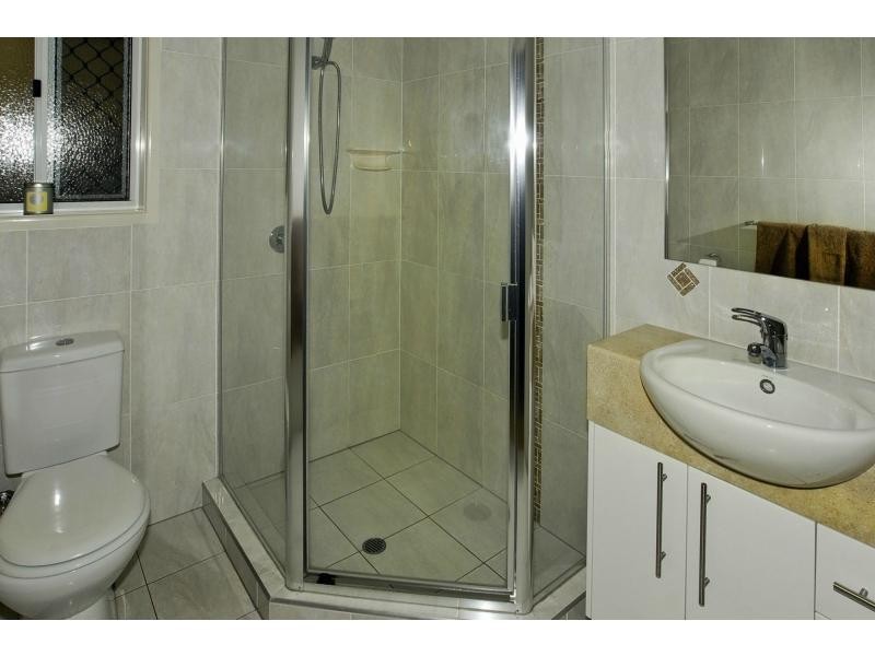 1 Skandia Court, Newport QLD 4020