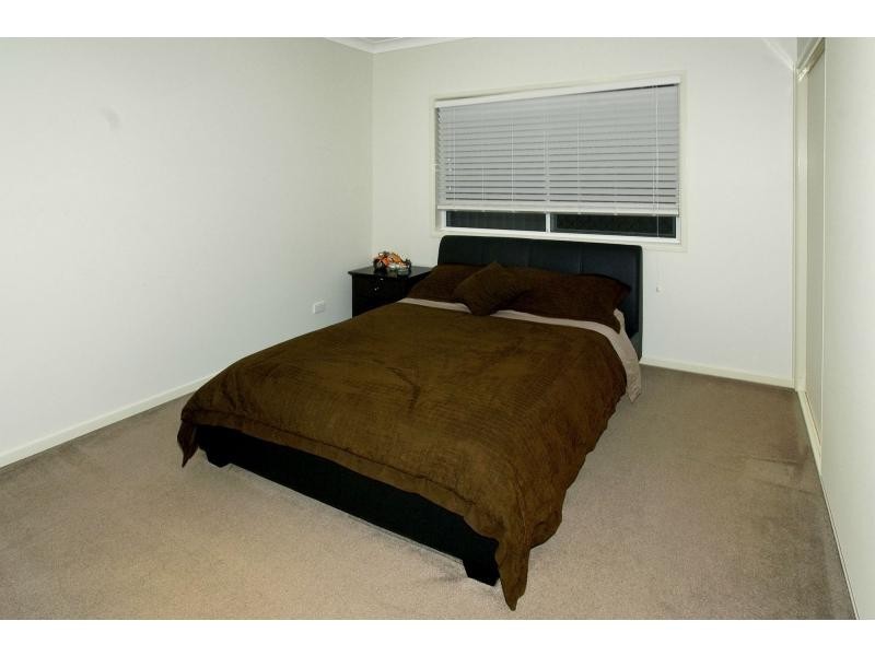 1 Skandia Court, Newport QLD 4020