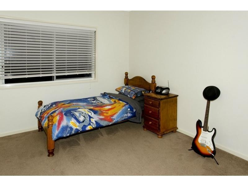 1 Skandia Court, Newport QLD 4020