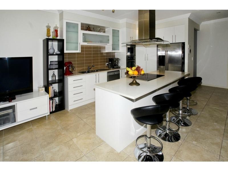 1 Skandia Court, Newport QLD 4020