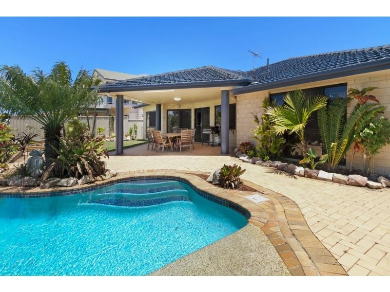 20 Mariner Court, Newport QLD 4020