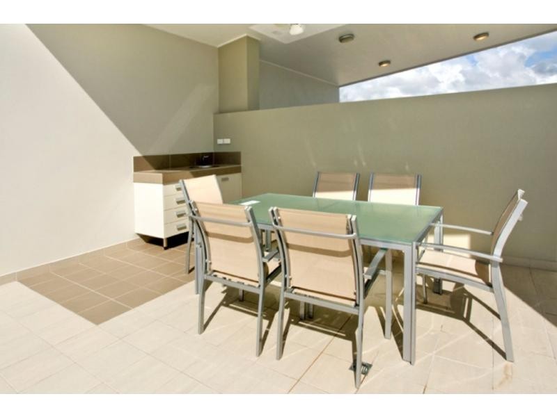 20/1 Sydney Street, Redcliffe QLD 4020