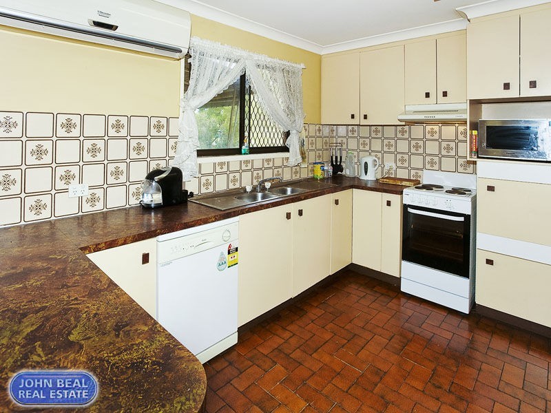 17 Longland Street, Redcliffe QLD 4020