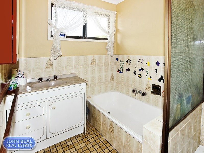 17 Longland Street, Redcliffe QLD 4020