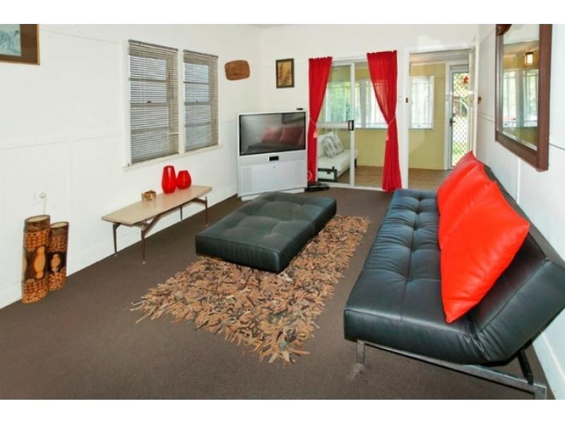 16 Campbell Street, Scarborough QLD 4020