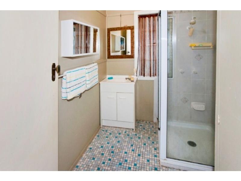 16 Campbell Street, Scarborough QLD 4020