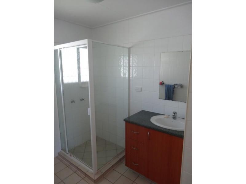 3/109 Prince Edward Parade, Scarborough QLD 4020