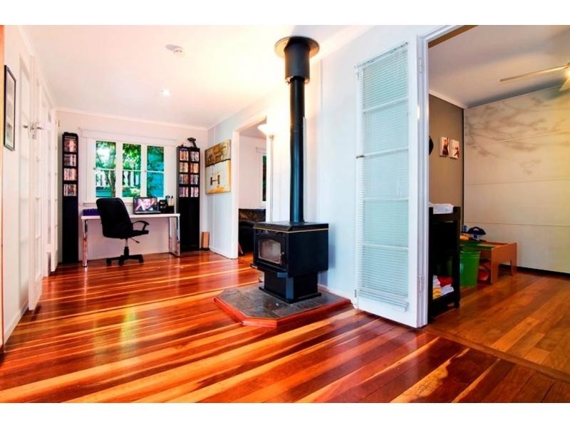 31 Fernlea Avenue, Scarborough QLD 4020