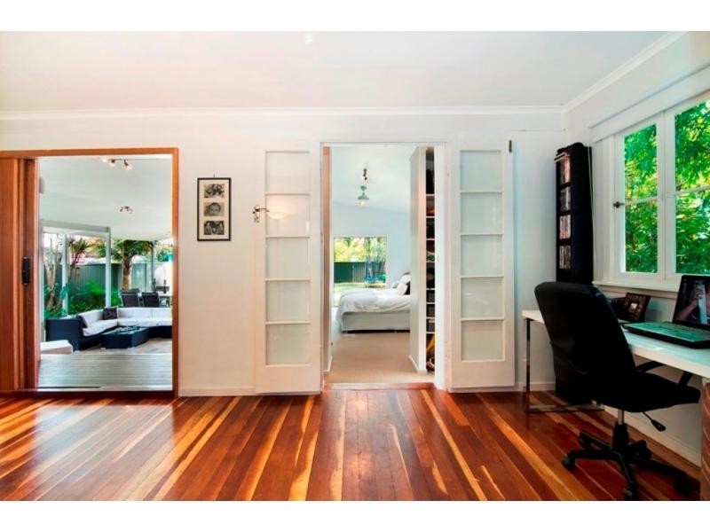 31 Fernlea Avenue, Scarborough QLD 4020