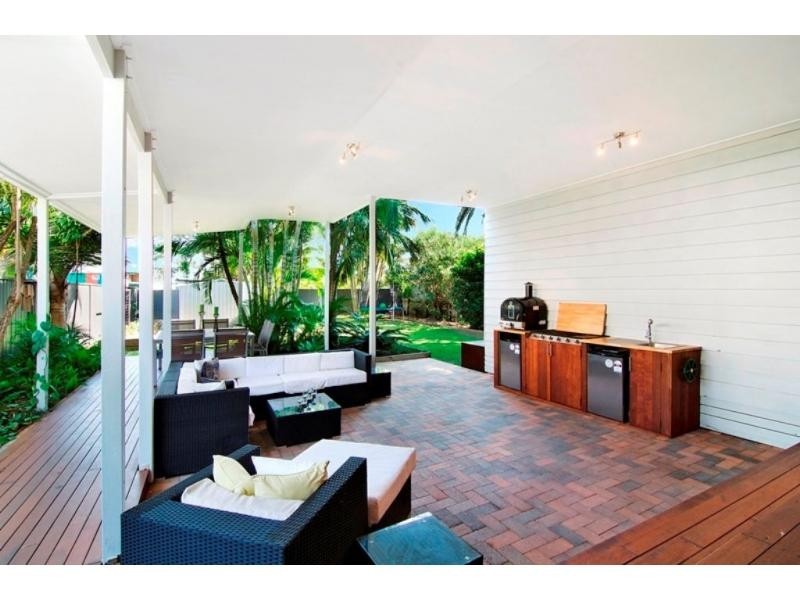 31 Fernlea Avenue, Scarborough QLD 4020