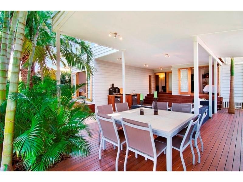 31 Fernlea Avenue, Scarborough QLD 4020