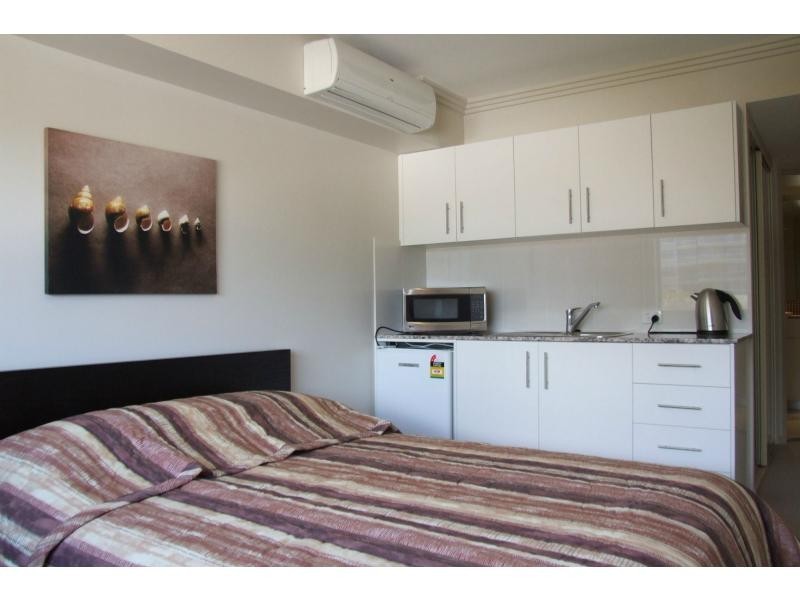 303/87-89 Landsborough Avenue, Scarborough QLD 4020