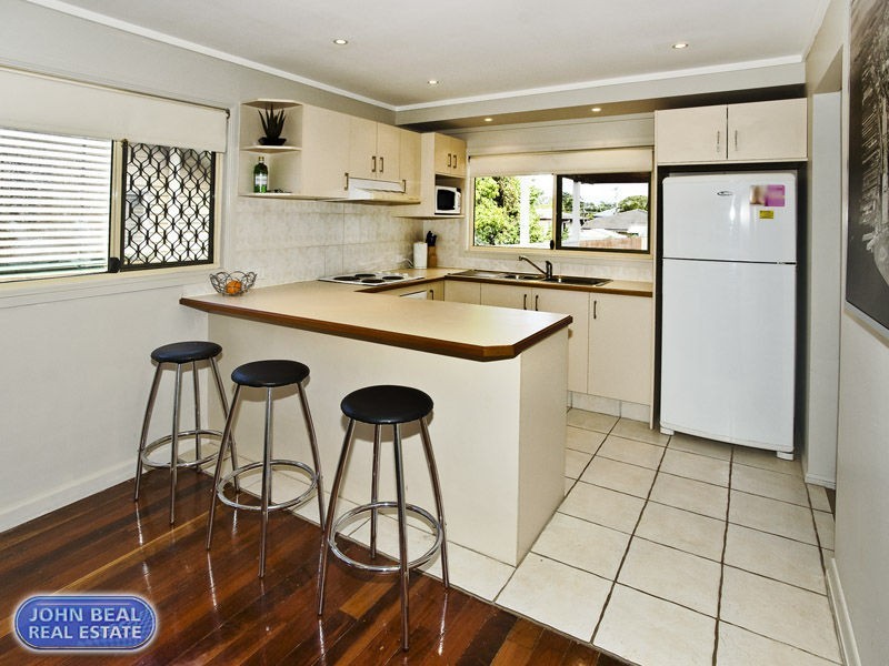 49 McLennan Street, Woody Point QLD 4019