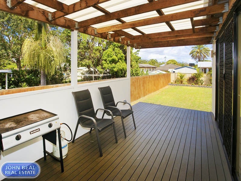 49 McLennan Street, Woody Point QLD 4019