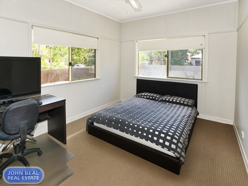 49 McLennan Street, Woody Point QLD 4019