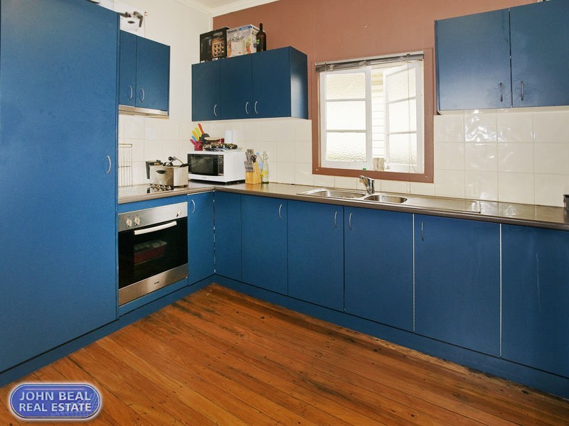 14 Inglis Street, Woody Point QLD 4019