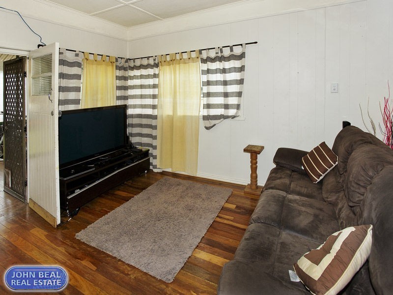 14 Inglis Street, Woody Point QLD 4019