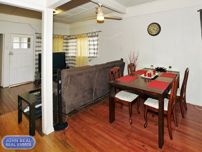 14 Inglis Street, Woody Point QLD 4019