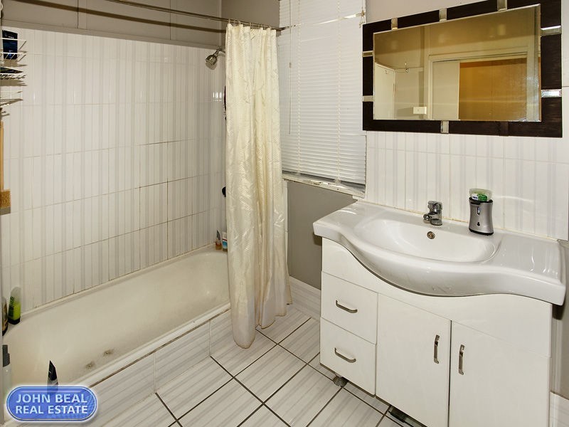 14 Inglis Street, Woody Point QLD 4019