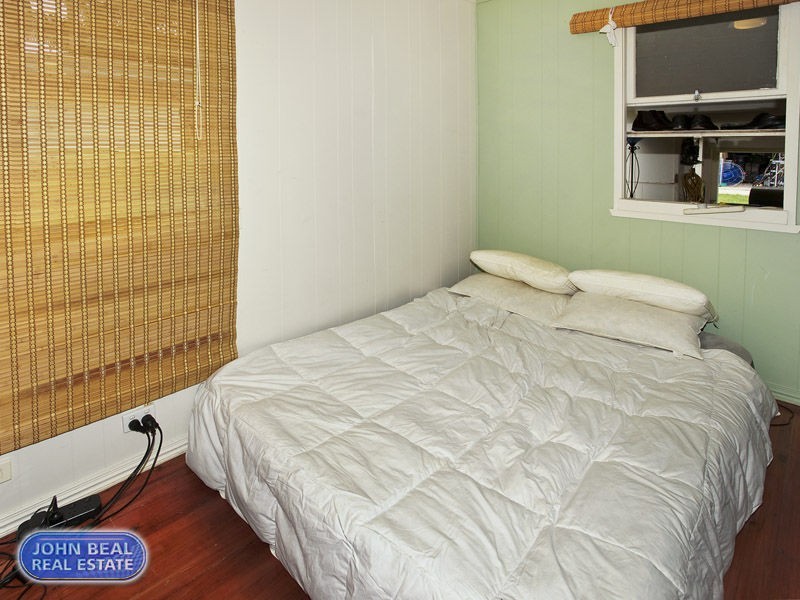 14 Inglis Street, Woody Point QLD 4019