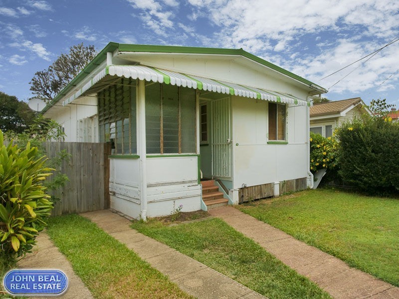 14 Inglis Street, Woody Point QLD 4019