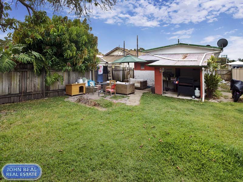 14 Inglis Street, Woody Point QLD 4019