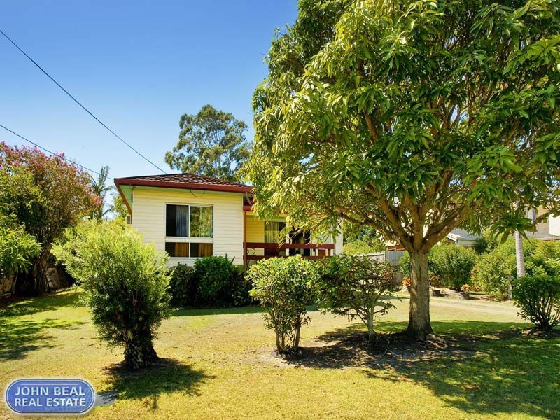12 Brennan Road, Scarborough QLD 4020