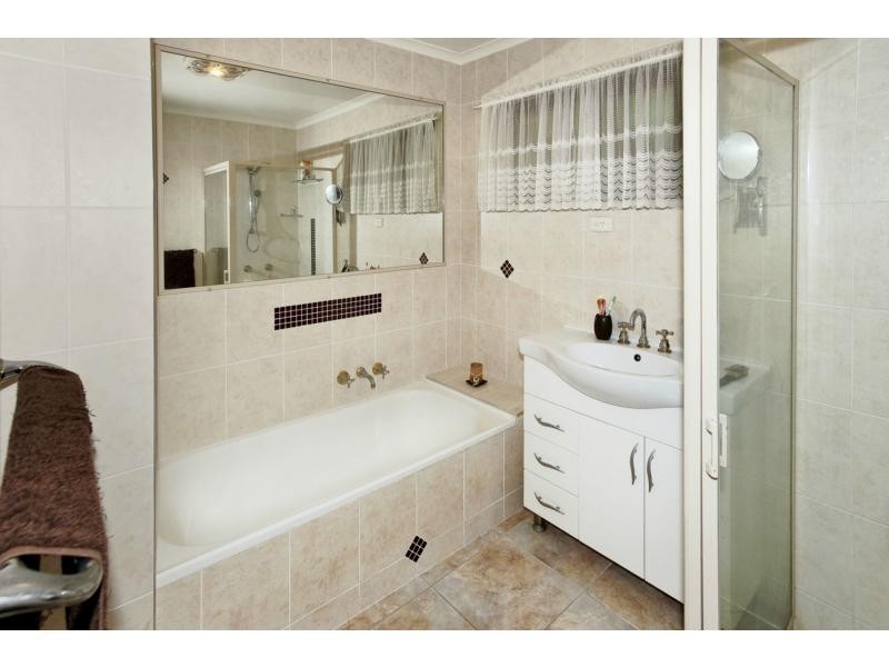 6 Finnegan Street, Rothwell QLD 4022