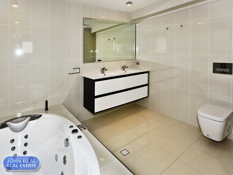 29 Murphy Street, Scarborough QLD 4020