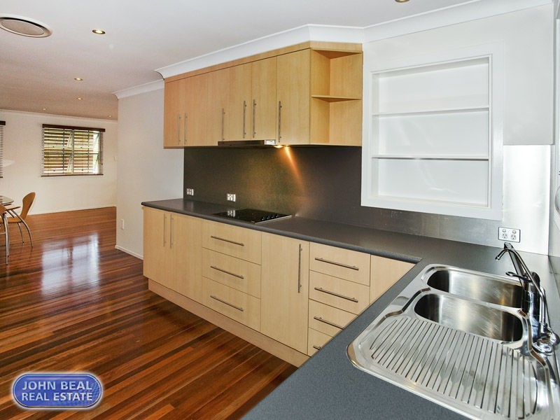 29 Murphy Street, Scarborough QLD 4020