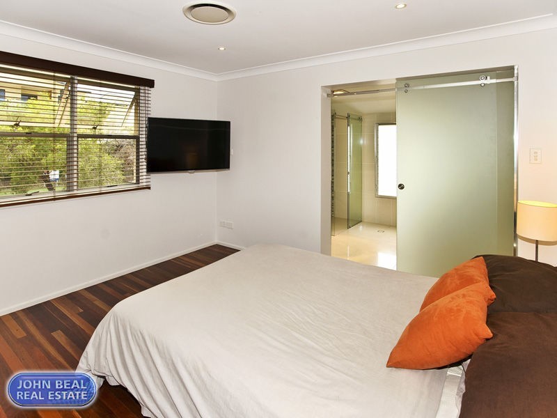 29 Murphy Street, Scarborough QLD 4020