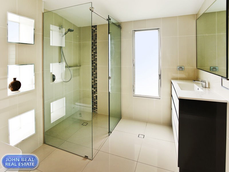 29 Murphy Street, Scarborough QLD 4020