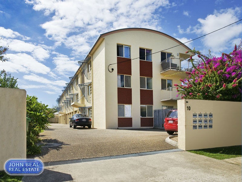 4/10 Caroline Street, Woody Point QLD 4019