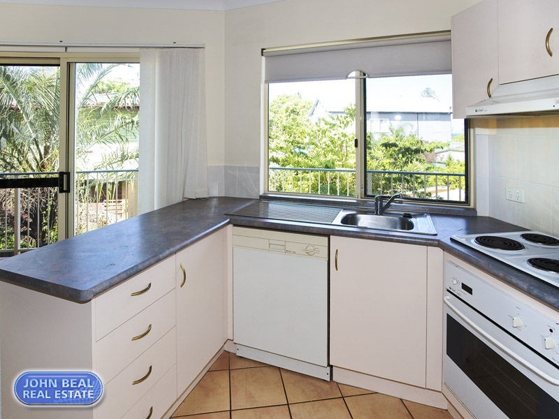 4/10 Caroline Street, Woody Point QLD 4019