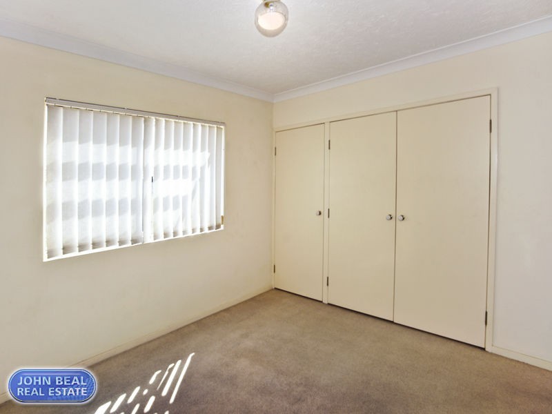 4/10 Caroline Street, Woody Point QLD 4019