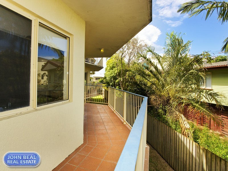 4/10 Caroline Street, Woody Point QLD 4019